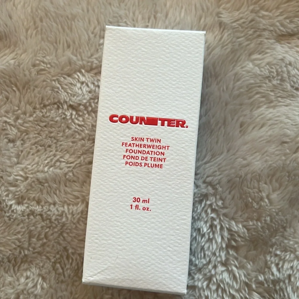 Counter Skin Twin Featherweight Foundation in Tan 440 1 Fl. Oz.